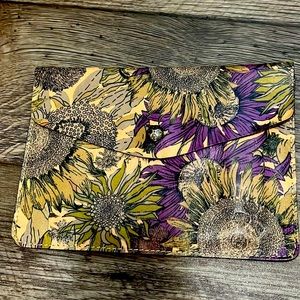 Patricia Nash Floral Leather Cluth
